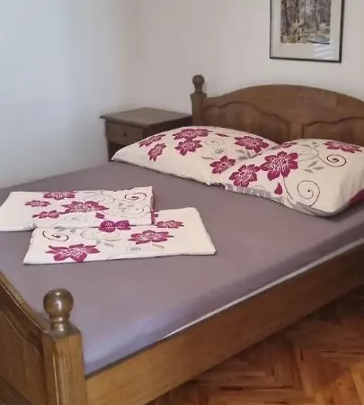 Apartment Anda Near Queen